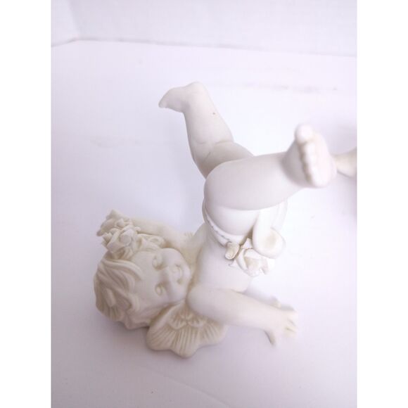 Set of 3 Vintage GANZ White Porcelain Cherubs at Play Figurines - Picture 4 of 14